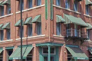 酒店 Water Street Inn