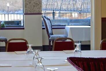 ホテル Water Street Inn