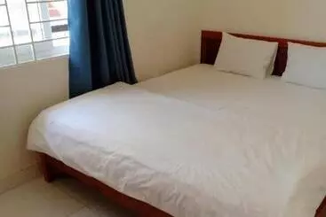 هتل Nhà Nghỉ Linh Quân 1