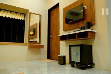 The Lake View Resort By Nexottel