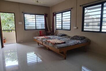 هتل آپارتمان Galaxy Residency