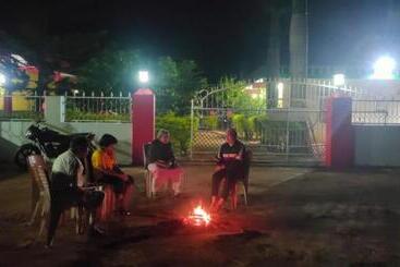 فندق Diamond Lake View Cottages