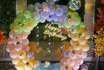 בית מלון כפרי Fullmoon Multi Cuisine Restaurant Cafe&