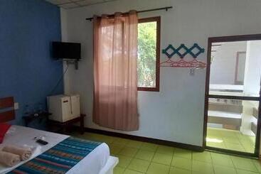 Hotel Hosteria El Jardin De Playas