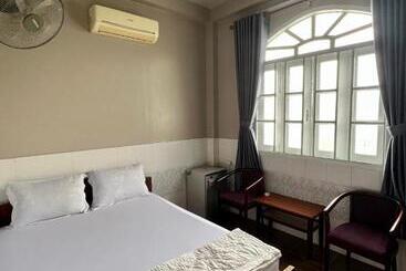 호텔 Khách Sạn Song Ngọc