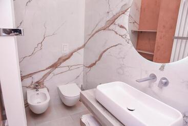 بنسيون Shanti Rooms & Apartments Risorgimento