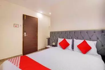 Hotel Rr Residency