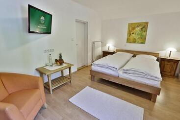 Hotel Waldhaus Deininger Weiher