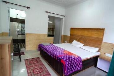 بنسيون Krishna Cottage