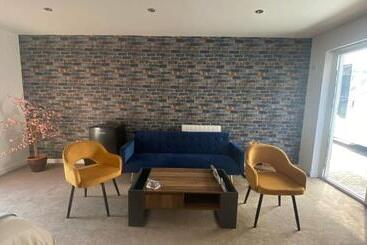 Pensão Large Room With Garden Area With Direct Access Onto Beach