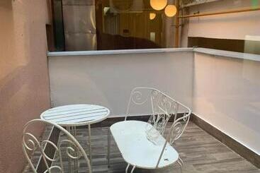 هتل آپارتمان Ae Apart