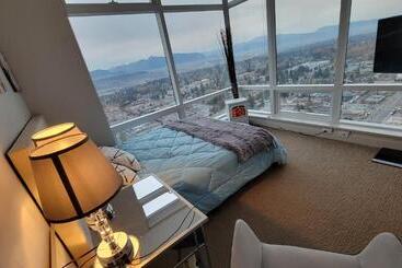 تختخواب و صبحانه High Luxury Penthouse Private Suite With Ensuite Bathroom