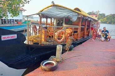 Kapselhotell Houseboat   Dream House Houseboat Kollam