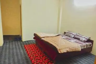 Hotel New Lee Nest Family House & Restaurant