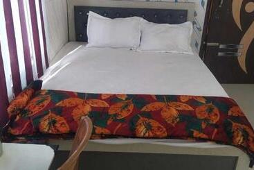 Spot On Hotel The City Rooms