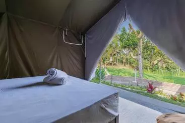 Alberg Kubu Selat Villa And Glamping
