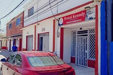 ペンション Hostal Kenndy