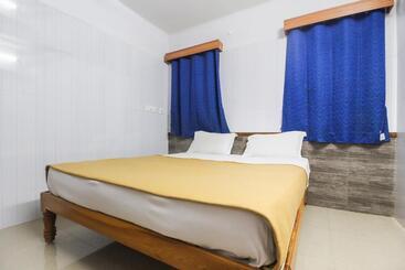 Hotel Oyo 61145 Jks Deluxe Lodge