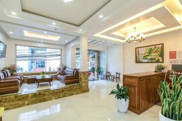 ホテル H Long Dalat Central