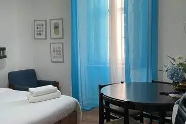 Pensão Retro M2 R4   Lovely Double Room With Shared Bathroom