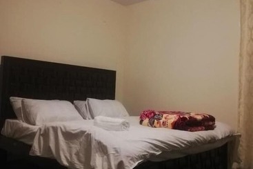 Hotel Qashqar Heights