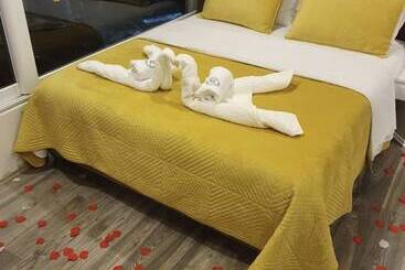 ホテル Ramo Saranda