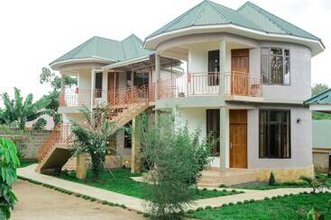 ホテル Wademac Arusha Inn