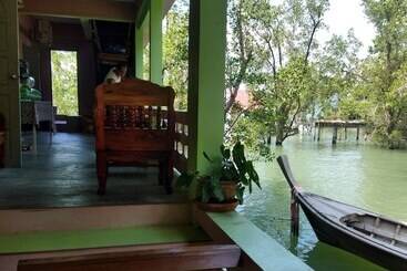 פנסיון Mhontong Homestay