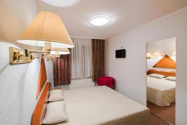 Hotell Dom Wczasowy Kormoran Niechorze   300m Od Plaży