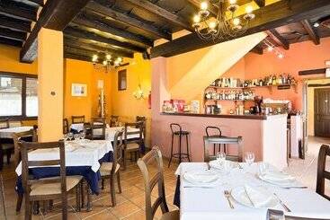 Отель Maravedí