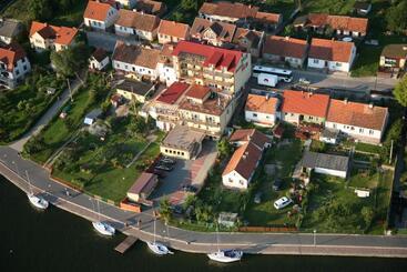 בית מלון כפרי Na Skarpie