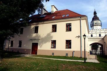 Отель Pod Debem