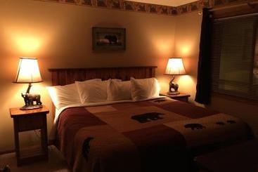 هتل The Beacons Of Minocqua