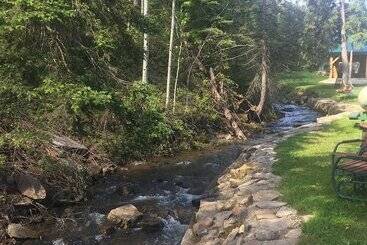 Hotel Whitetail Creek Camping Resort