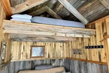 ホテル Whitetail Creek Camping Resort