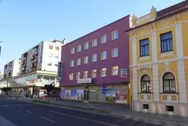 هتل Zvezda