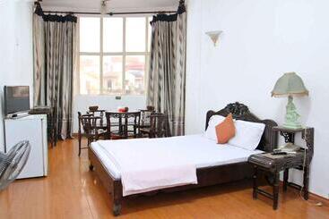 Hoàng Cường Hotel 15 Nguyễn Thái Học