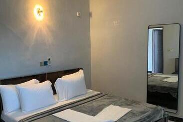 هتل Divine Grace Residence Inn