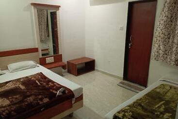 בית מלון כפרי Dwarka Nilayam   Near Shri Sai Baba Temple