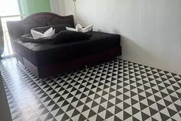 هتل Yok Guest House