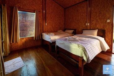 Ur Way Cafe & Resort