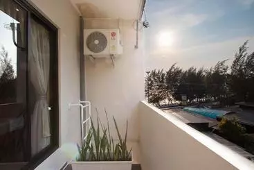 Huoneistohotelli Gate78 Hostel Maephim Beach