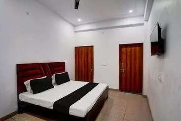 Oyo Hotel Robin Inn