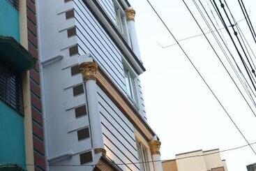 پانسیون Shangri La