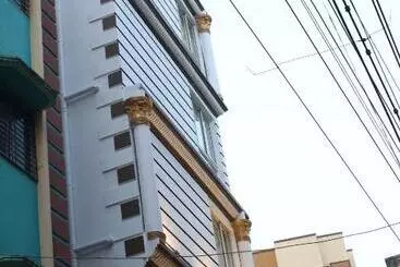 پانسیون Shangri La