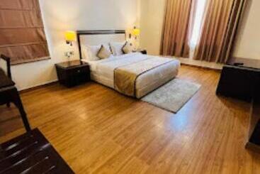 The Legend Hotel, Prayagraj