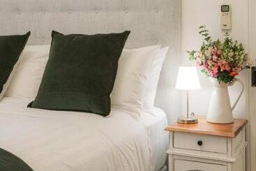 צימר Benambra Boutique Accommodation   C1883  Lonsdale Suite