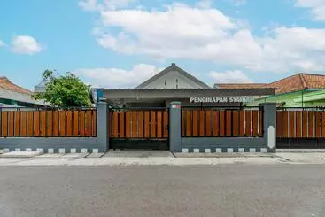 Hotel Oyo 93526 Cut Nyadin Syariah