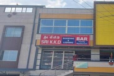 호텔 Spot On Sri Kkd Boarding & Lodging