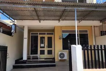 ユースホステル Penginapan Pip Semarang